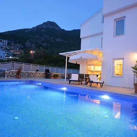 Apart Krem 1 * Kalkan